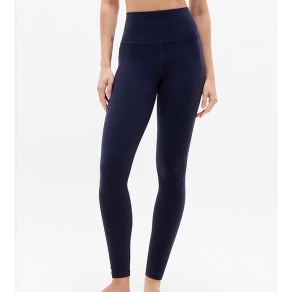 Athleta Pants - Athleta Salutation Stash 7/8 Tight Navy Blue Size Small Yoga Activewear
